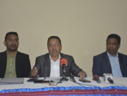 Kandidatu Traballador Labele Monu Lasu Kombransa Ilegal