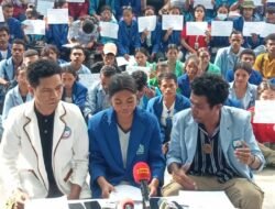 Estudante Bolsa Hakbi’it 3.030 Sei La Asina Kontratu Foun Fdch Muda Ba Bolsa Parsiál