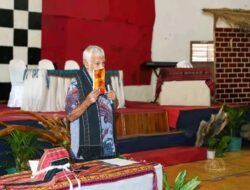 Xanana Lansa Livru Simone Weil O Sofrimentu Kolonialisaun Oedesenraizamentu Umolhar Sobre Timor Leste